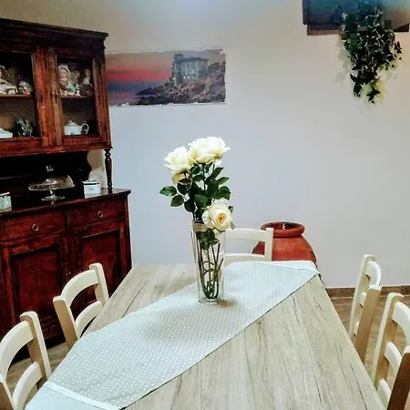 Panoramic And Beautiful House 4km From The Sea. Feriehus